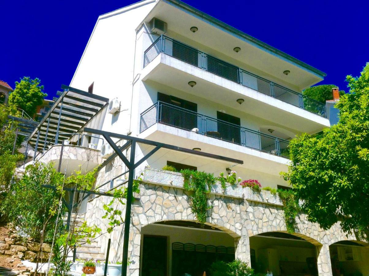 Villa Monte Boutique Apartments In Herceg Novi Bagian luar foto