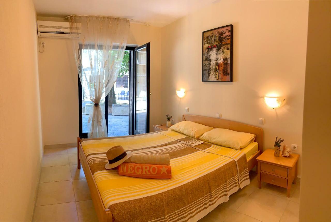 Villa Monte Boutique Apartments In Herceg Novi Bagian luar foto